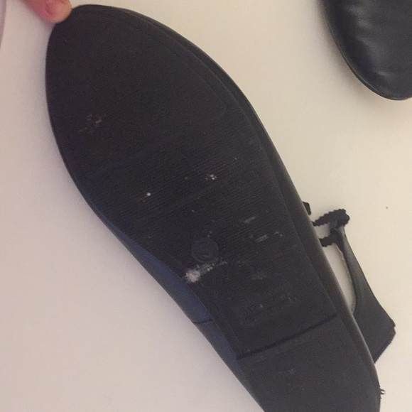 Old navy tie on shoes - Picture 3 of 3